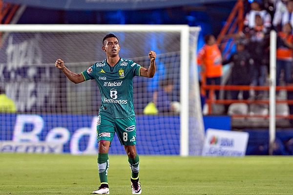 Con tremendo golazo, Elías Hernández empató el partido.