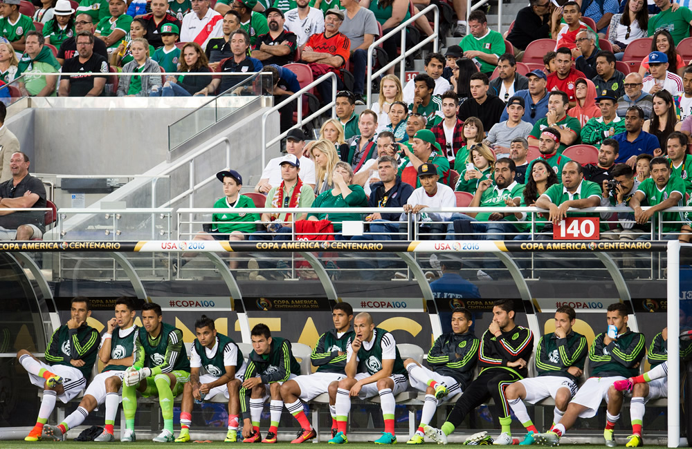 México y Chile definen al último semifinalista de la Copa América.