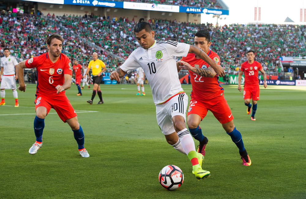 México y Chile definen al último semifinalista de la Copa América.