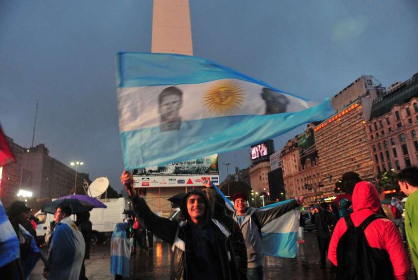 Argentina marchó para evitar adiós de Messi