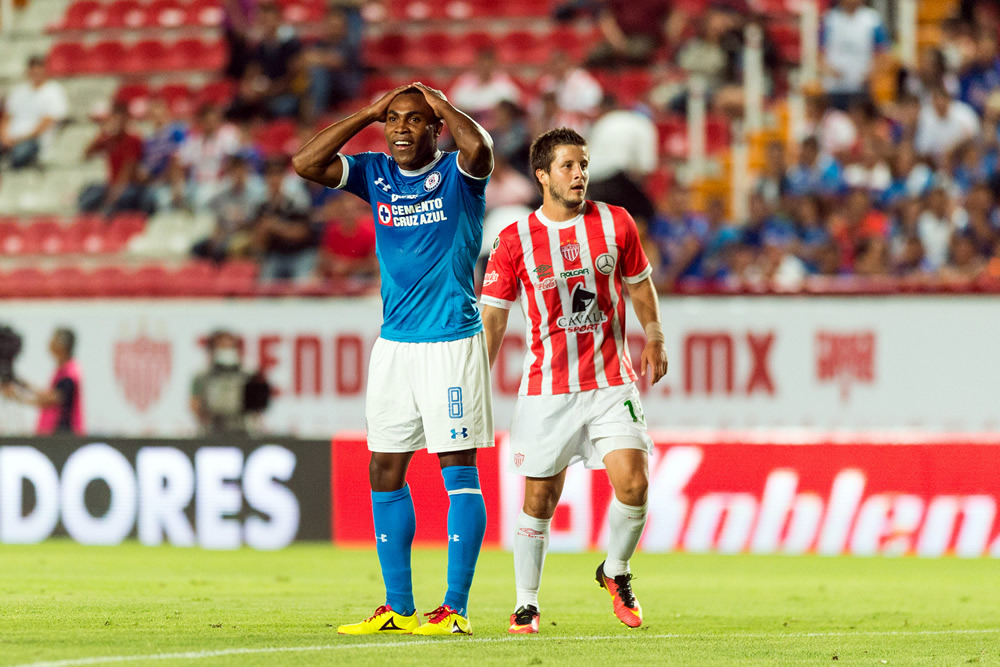 Cruz Azul nunca revolucionó y el Rayo se apagó
