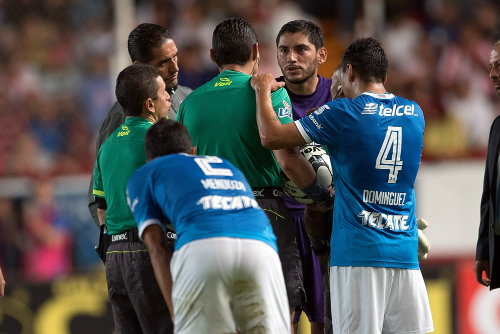 Cruz Azul nunca revolucionó y el Rayo se apagó