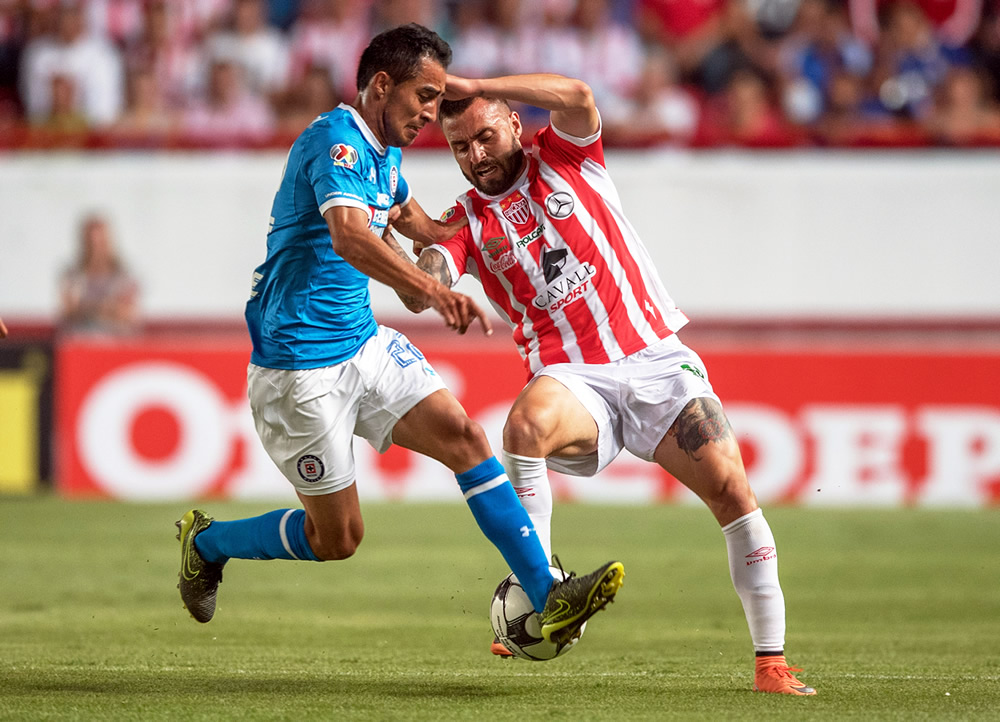 Cruz Azul nunca revolucionó y el Rayo se apagó