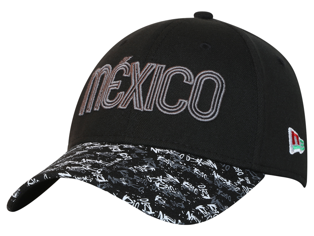 Diez modelos diferentes de gorras New Era