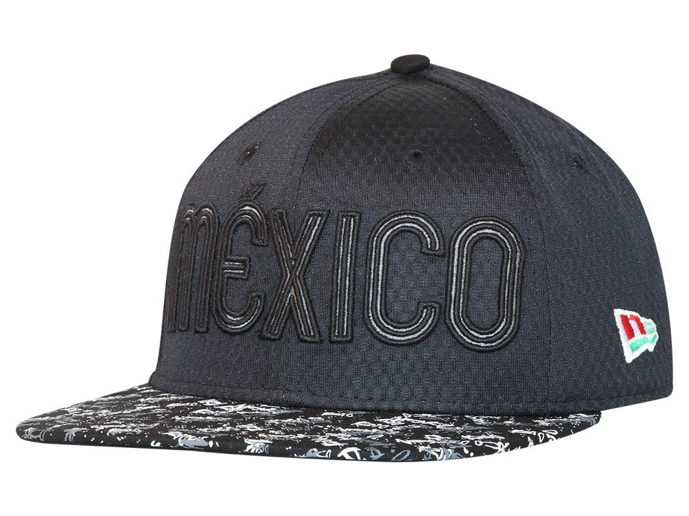 Diez modelos diferentes de gorras New Era