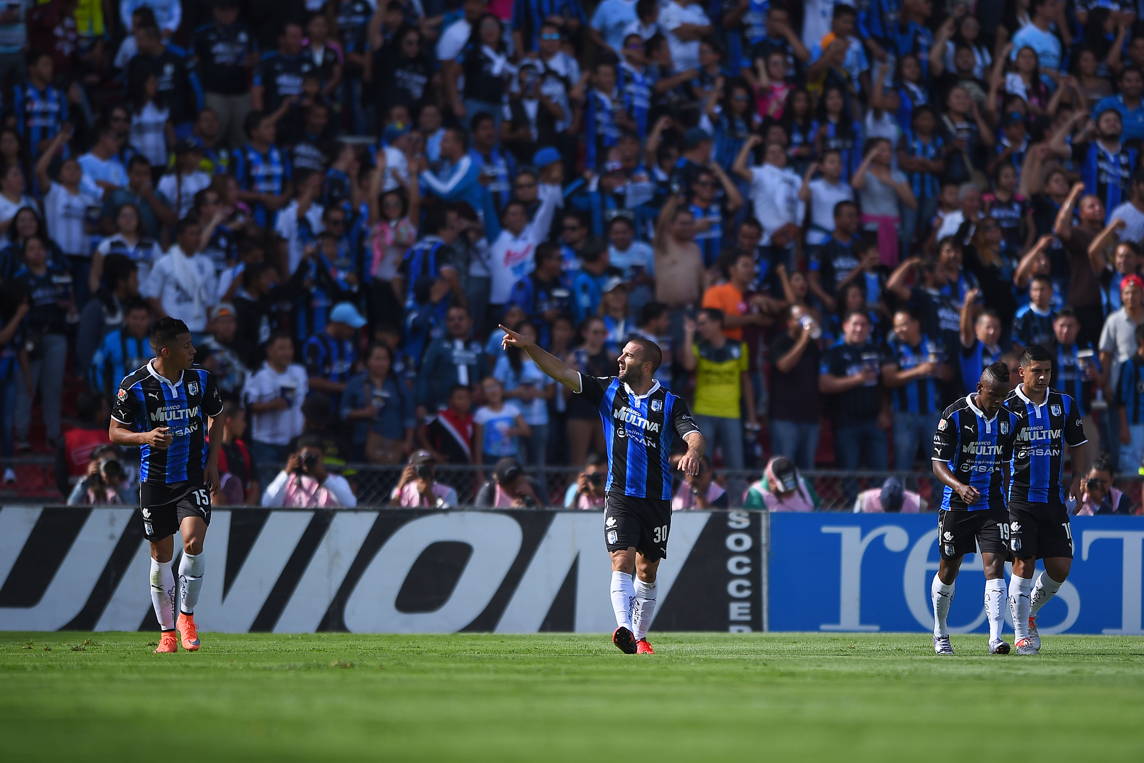 Gallos volvió a cantar en casa