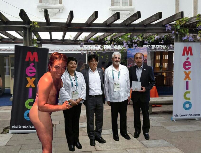 El montaje que hizo el COM a la comitiva japonesa fue inspiración de memes.