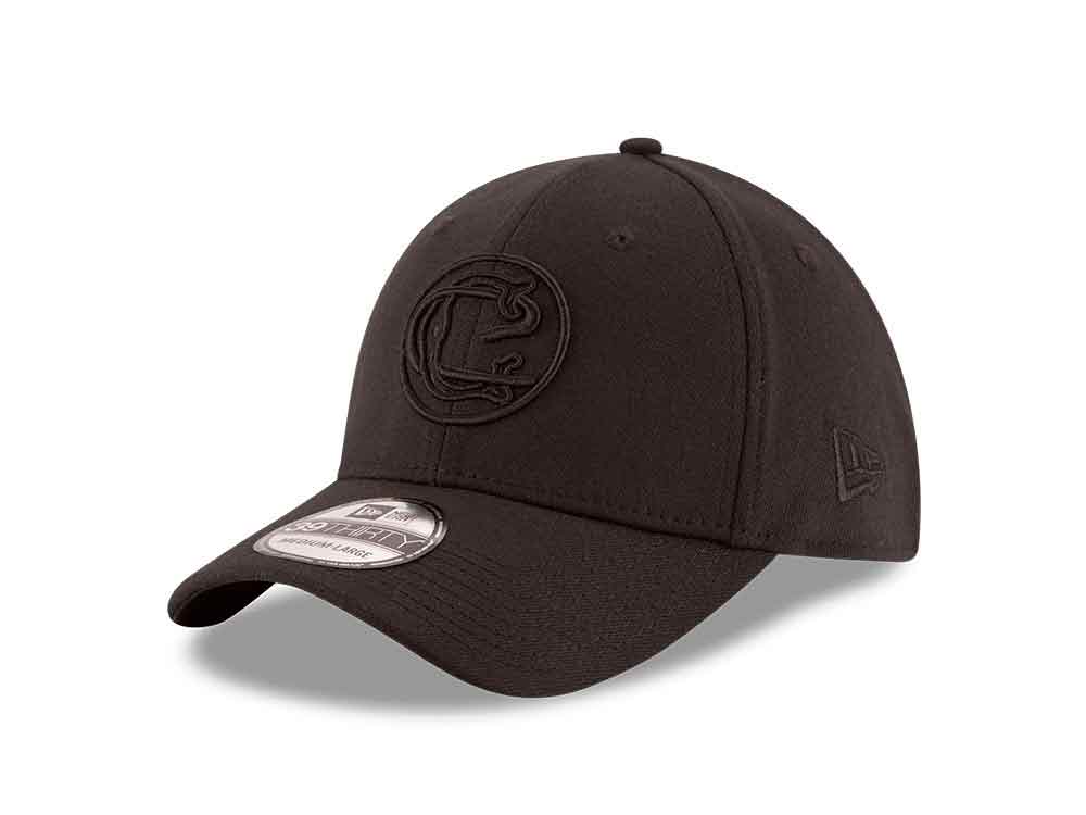 New Era lanzó línea de gorras para Chivas