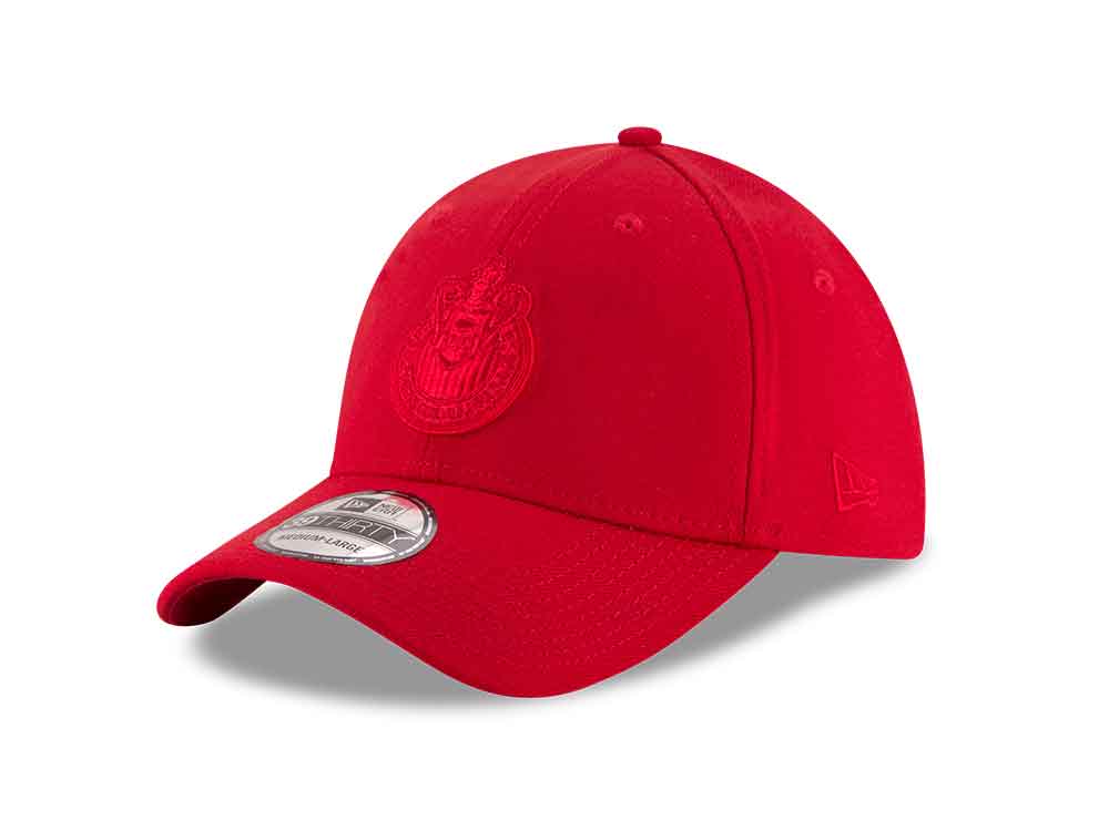 New Era lanzó una nueva línea de gorras para Chivas