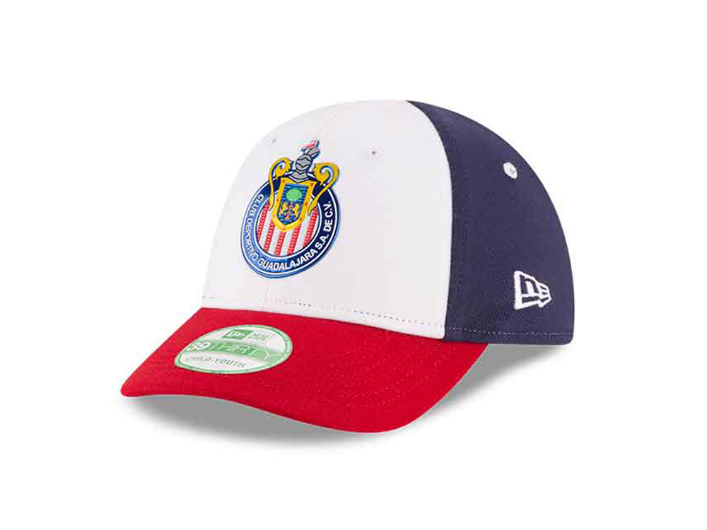 New Era lanzó una nueva línea de gorras para Chivas