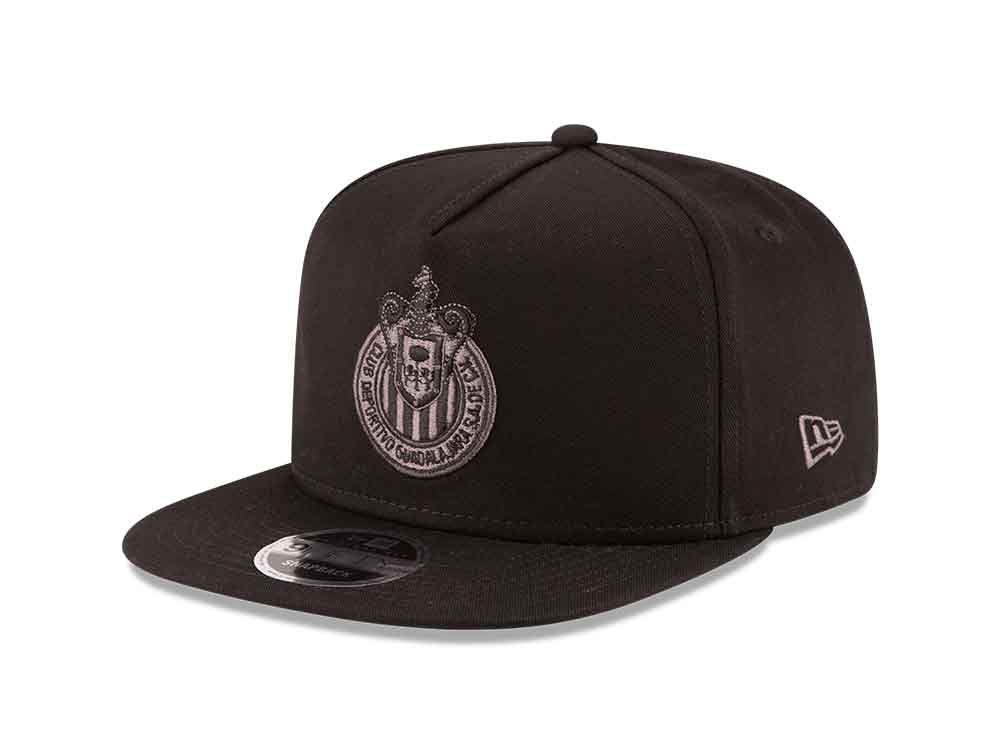 New Era lanzó una nueva línea de gorras para Chivas