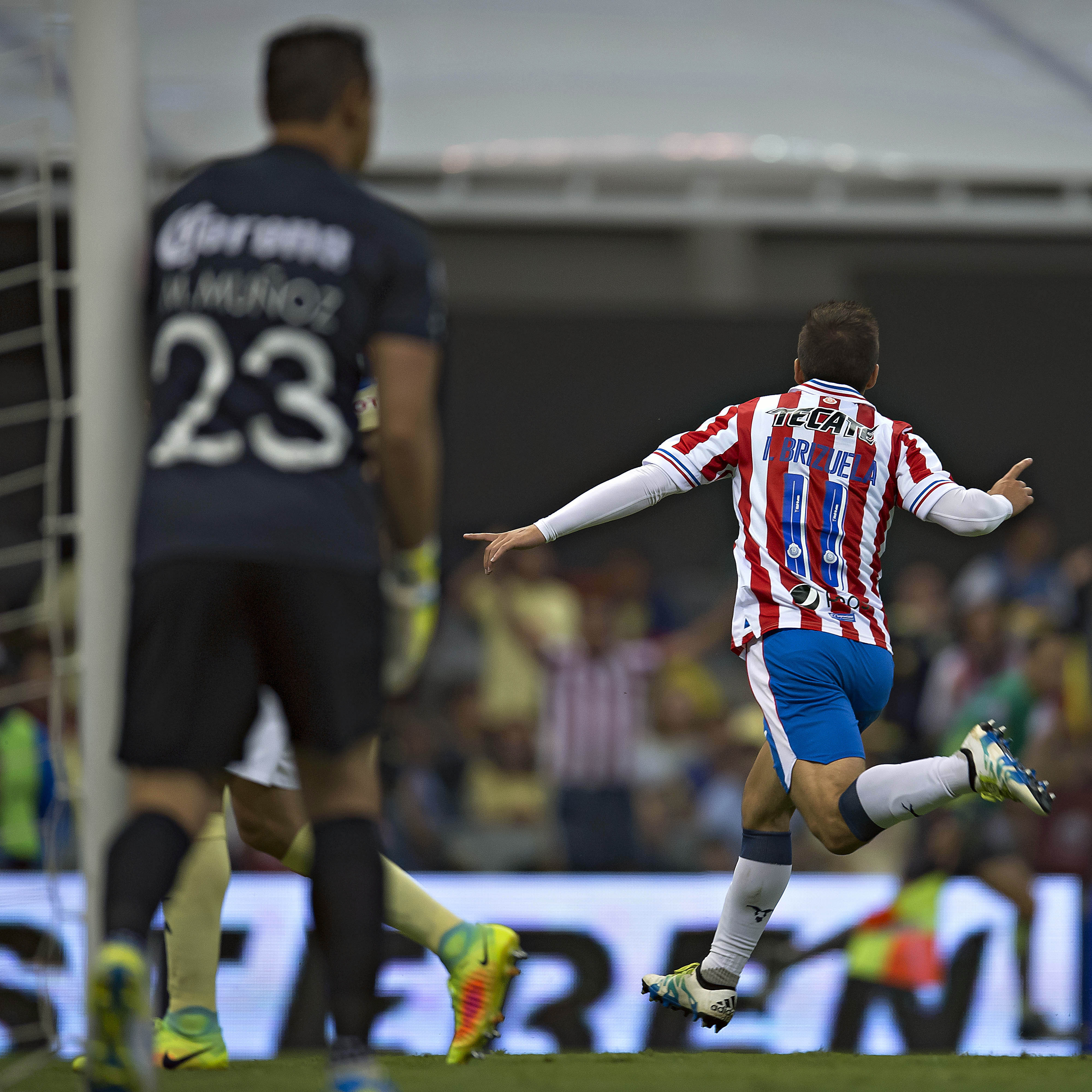 En el Azteca, Chivas, más 'ca3rones' que el Águila 