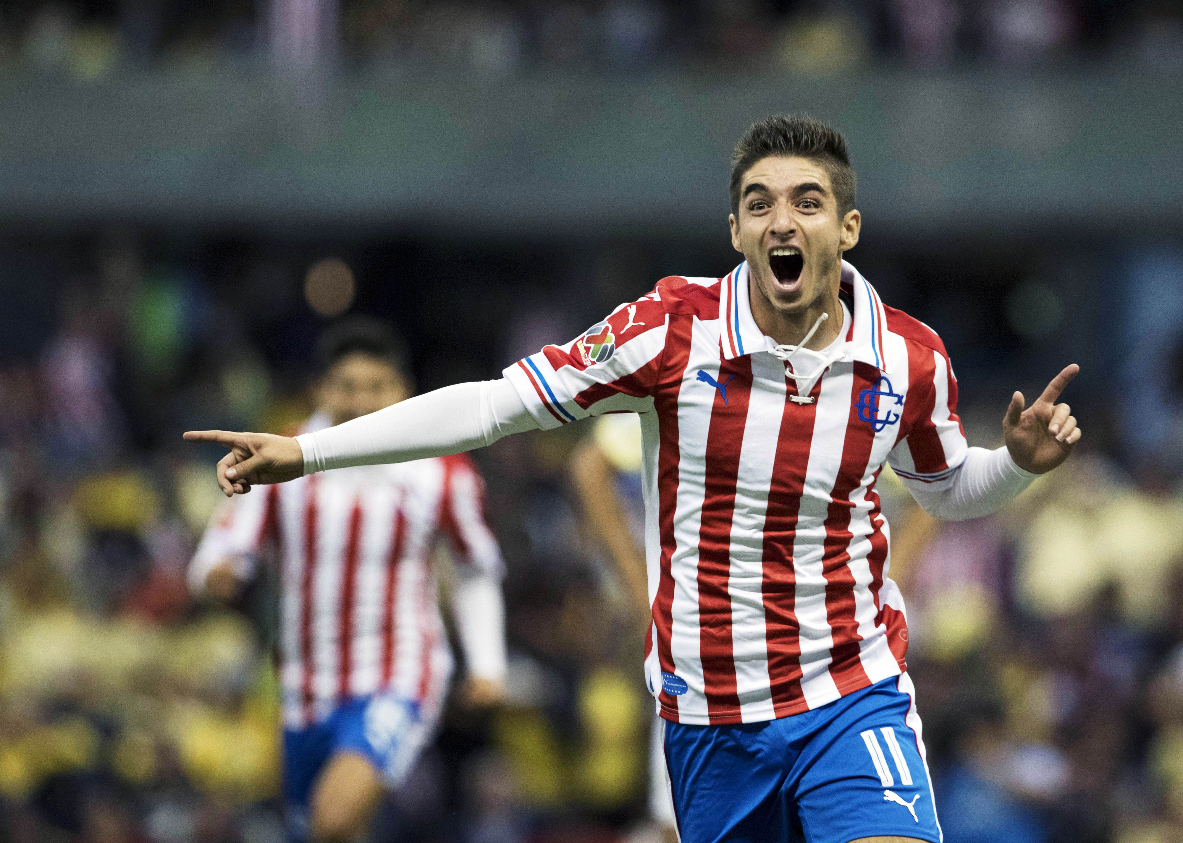 En el Azteca, Chivas, más 'c3rones' que el Águila 