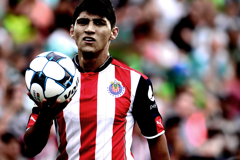Oficial: Alan Pulido es nuevo refuerzo de Chivas
