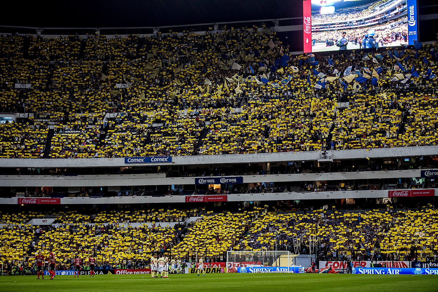 Mosaico, himno y homenaje a los 100 años del América
