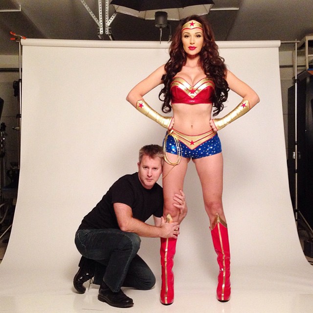 Desde la península de los Balcanes para el mundo, la increíble Jenna Jenovich.