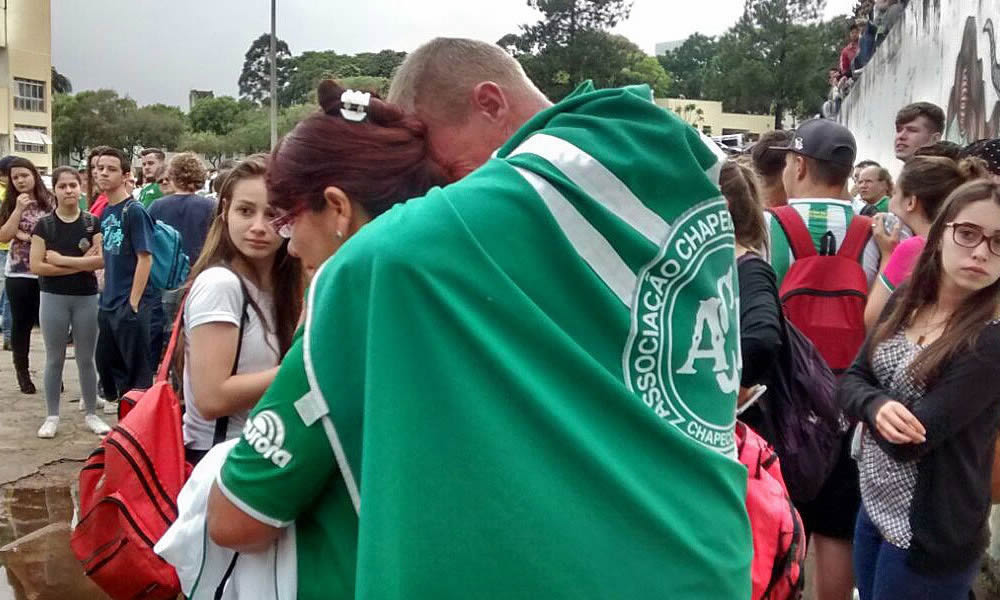 Aficionados  lloraron al Chapecoense