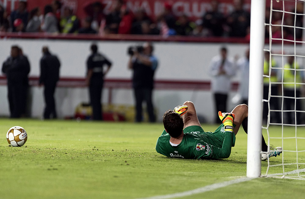 Primer round entre Rayos y Águilas 