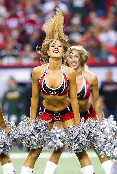 Falcons aventajan a Patriots con sus cheerleaders 