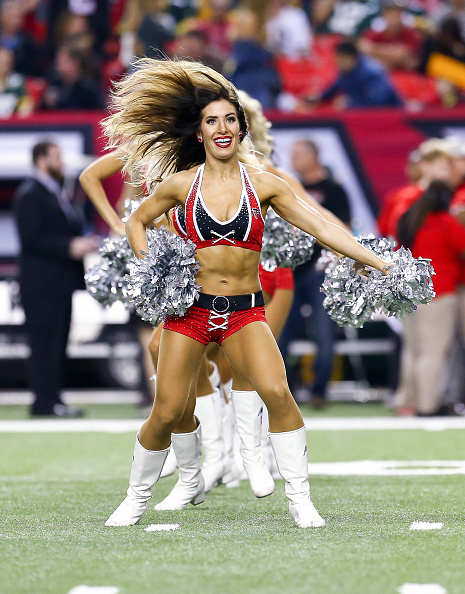 Falcons aventajan a Patriots con sus cheerleaders 