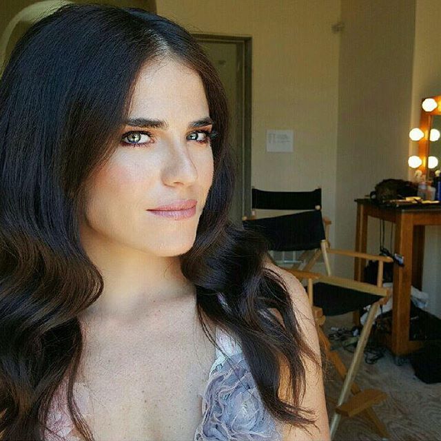 Karla Souza, belleza orgullosamente mexicana.