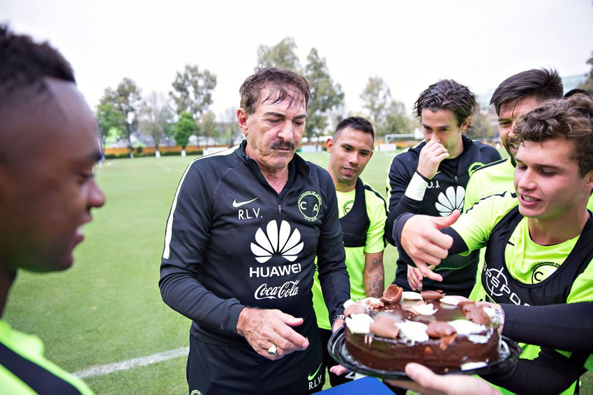 La Volpe cumplió años y así lo celebraron en Coapa 