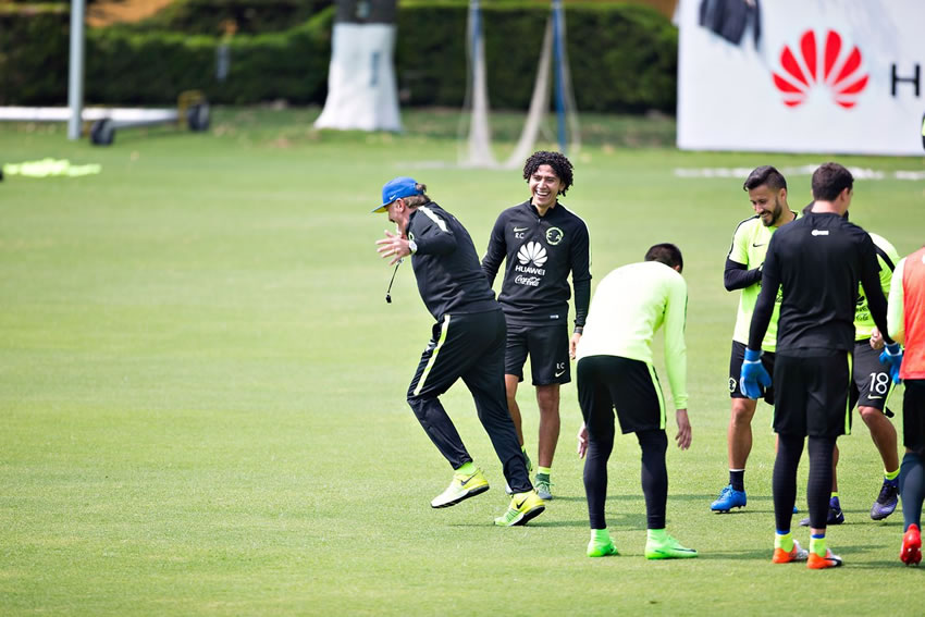 La Volpe cumplió años y así lo celebraron en Coapa 