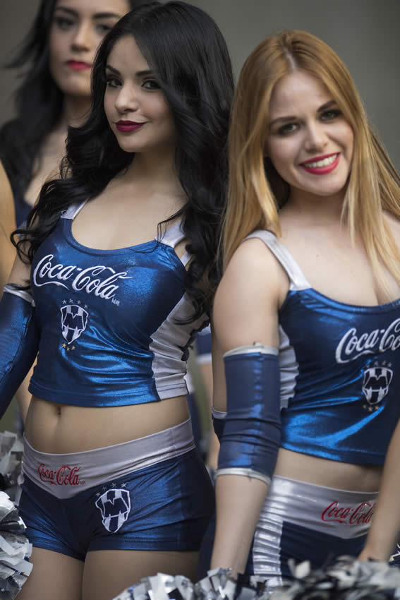 Las chicas más bellas en los estadios de la Liga MX durante el fin de semana.