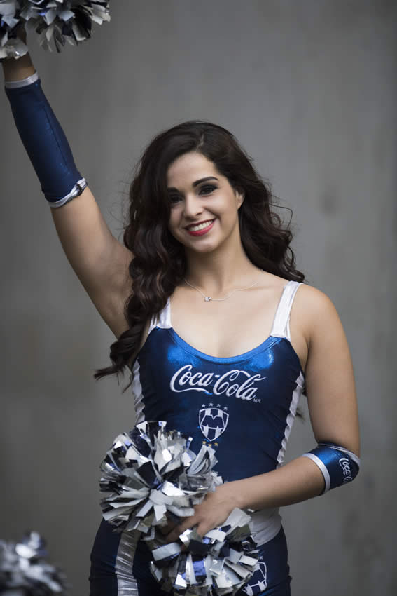 Las chicas más bellas en los estadios de la Liga MX durante el fin de semana.