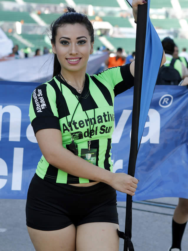 Las chicas más bellas en los estadios de la Liga MX durante el fin de semana.