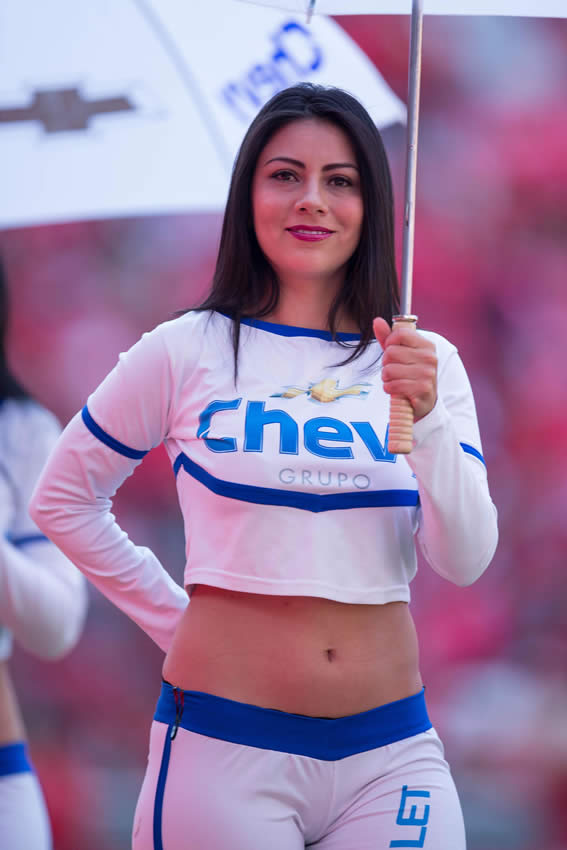 Las chicas más bellas en los estadios de la Liga MX durante el fin de semana.