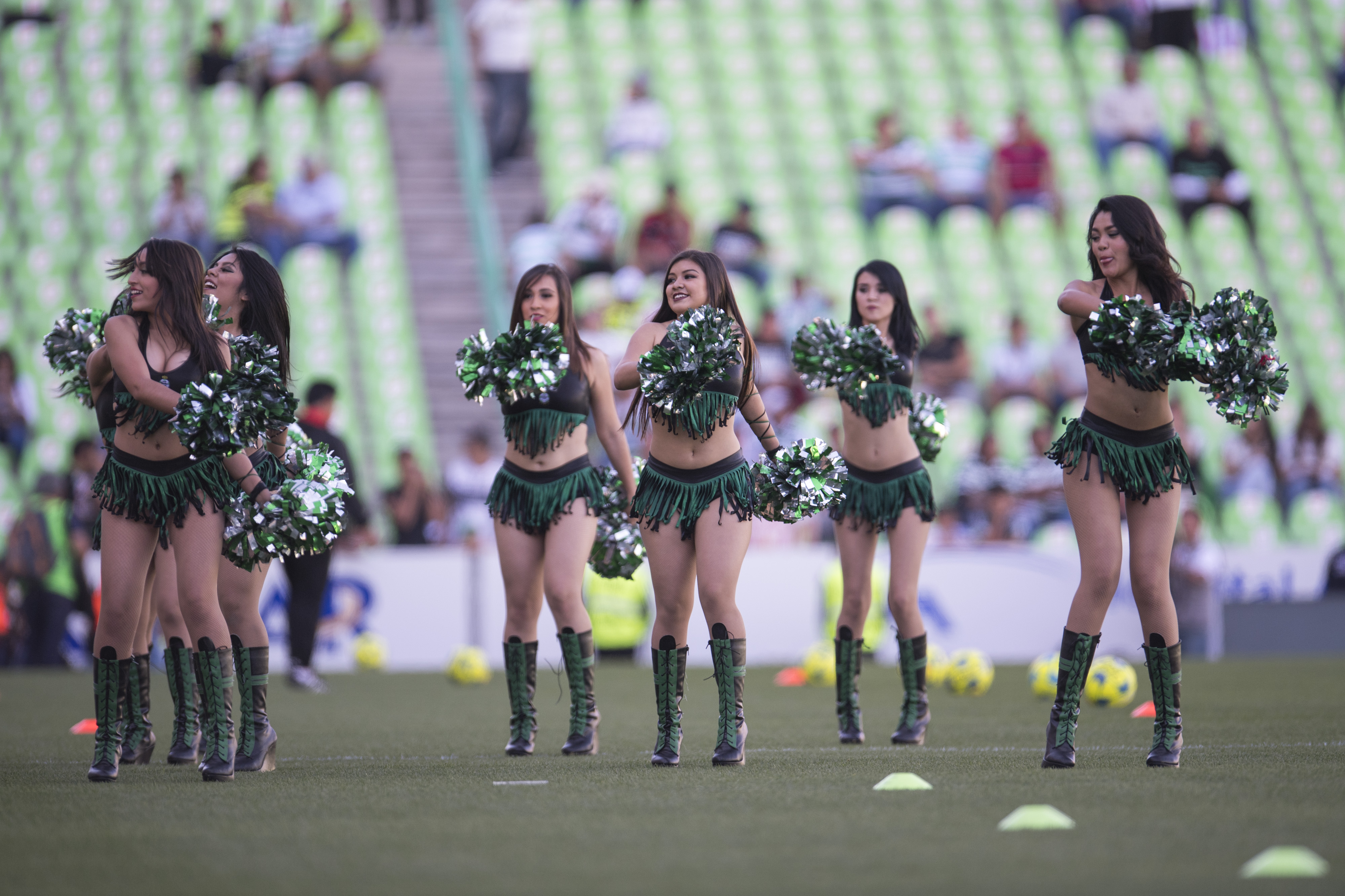 La belleza engalanó una fecha más del futbol mexicano.