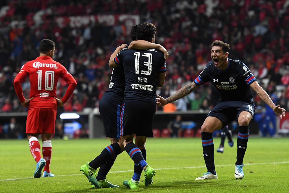 La felicidad azul ante el contrastante pésame de los diablos.