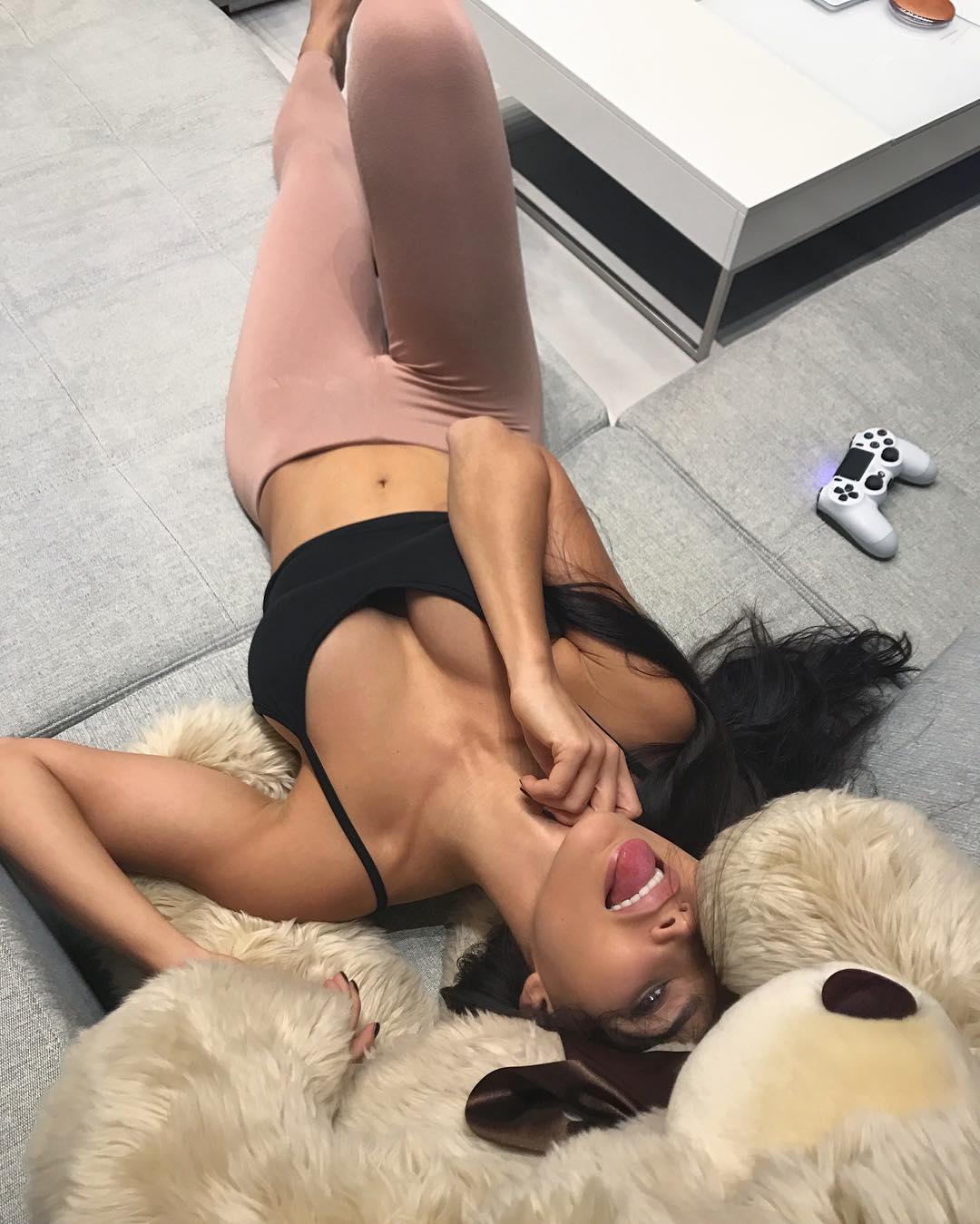 Vamos poniendo sabor ruso con Sveta Bilyalova, la musa Para el fin. 