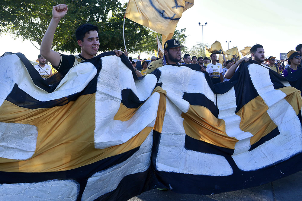 La última batalla por el ascenso a Primera, en imágenes  