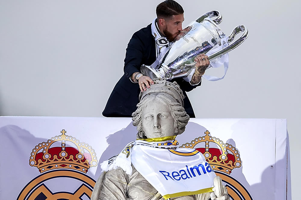 Ramos vistió a la Cibeles y celebró la Champions número 11 en 2016.