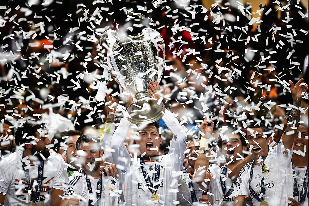 CR7 levanta eufórico la DÉCIMA tras masacrar a los colchoneros en 2014.