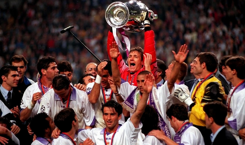 La SÉPTIMA Copa de Europa fue en 1998, Real Madrid venció 1-0 a la Juventus.