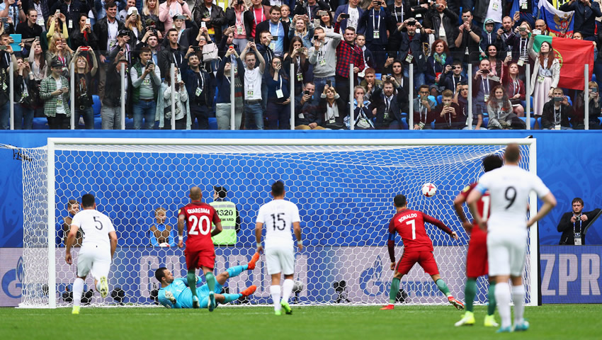 Cristiano Ronaldo movió la pizarra desde los once pasos. 