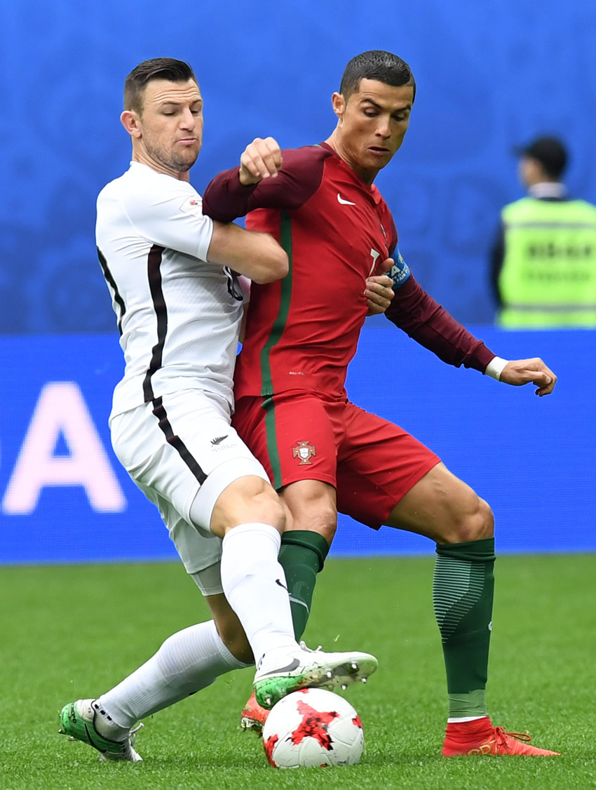 Has el minuto 20 llegó un remate de CR7 que terminó en la nada. 