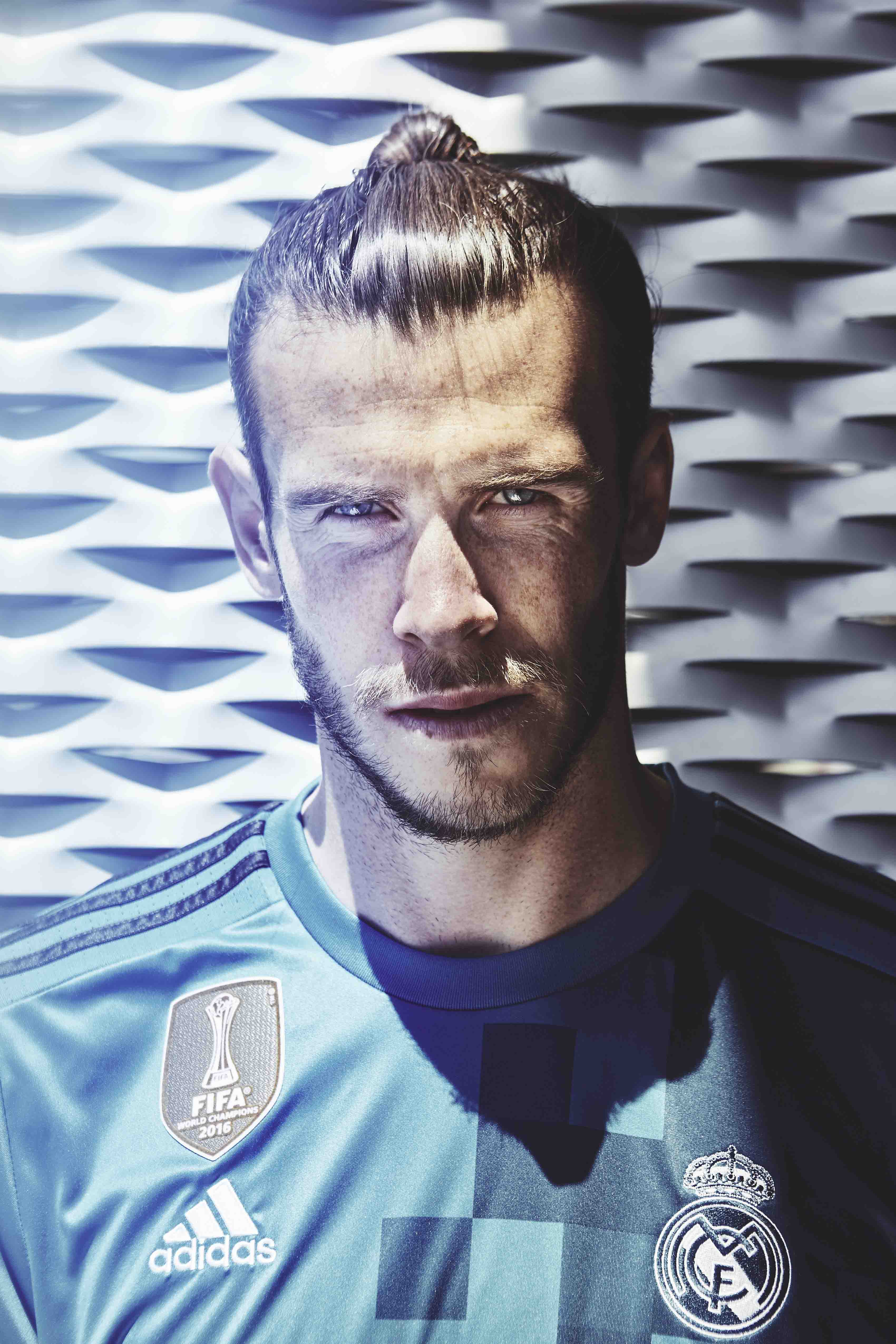 adidas presenta terceros uniformes para 2017-18