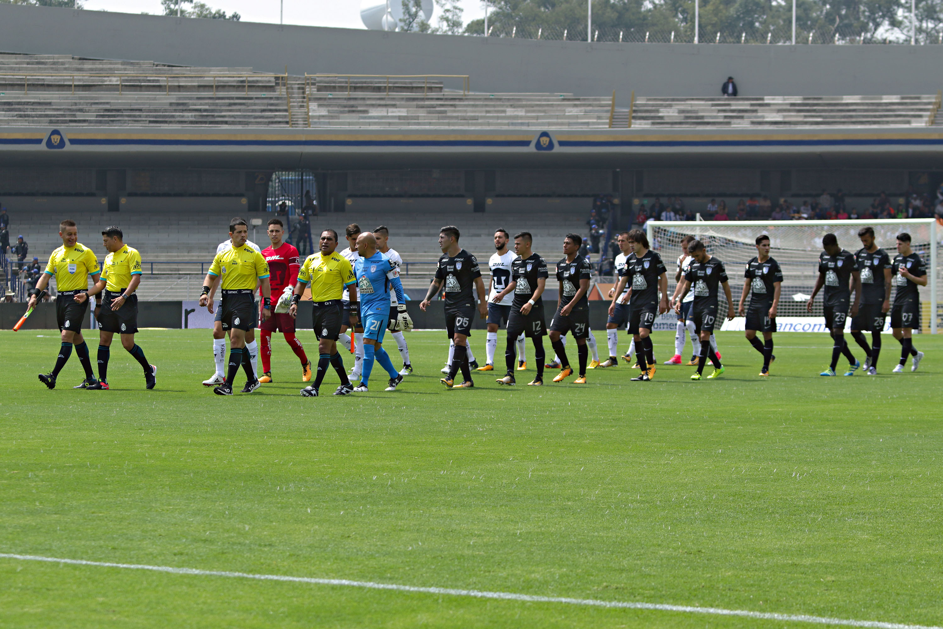 Con garra chilena, Pumas debuta con triunfo en CU