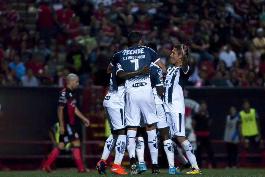 Rayados vacunó con tres tantos a Xolos