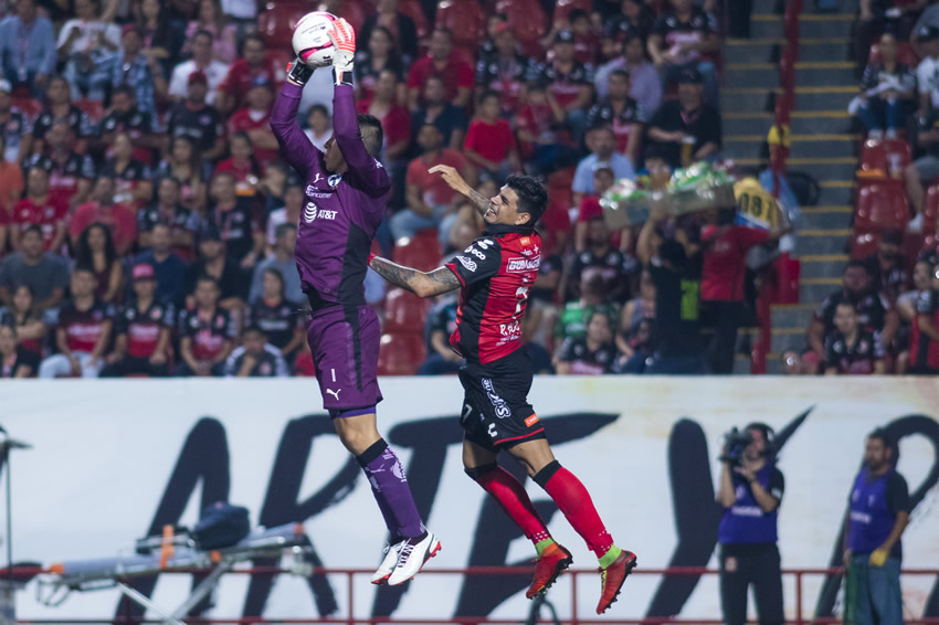 Rayados vacunó con tres tantos a Xolos
