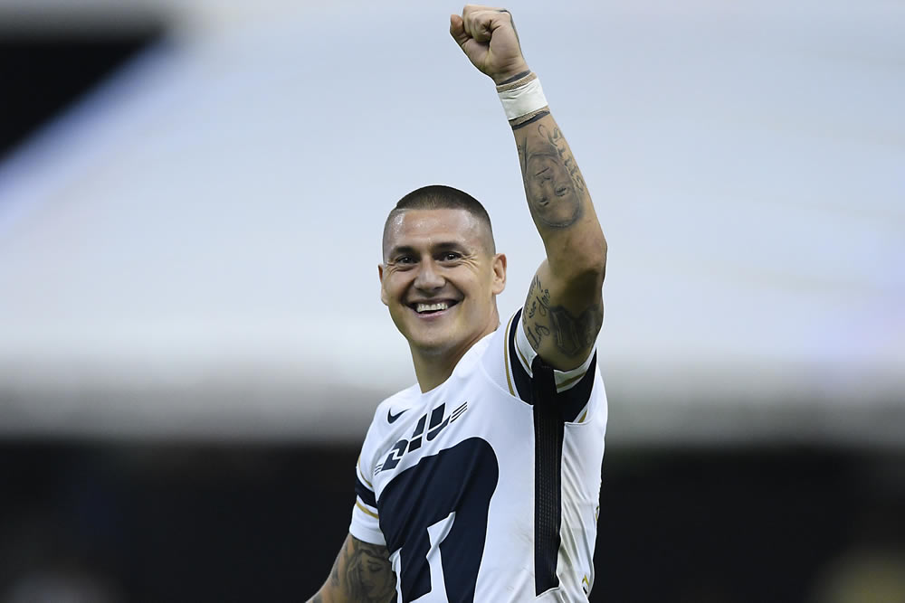 Nicolás Castillo empató a las Águilas con un gol fortuito.