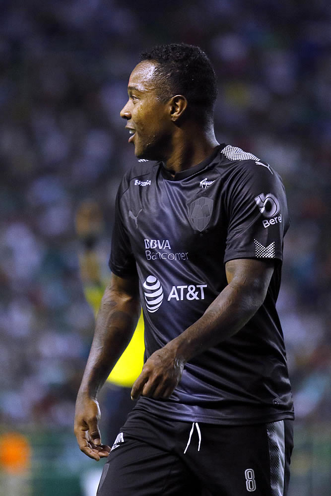 Dorlan Pabón metió golazo ante la Fiera y Rayados disfruta la cima.