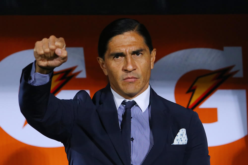 Palencia no se veía nada seguro desde el protocolo de la UNAM.