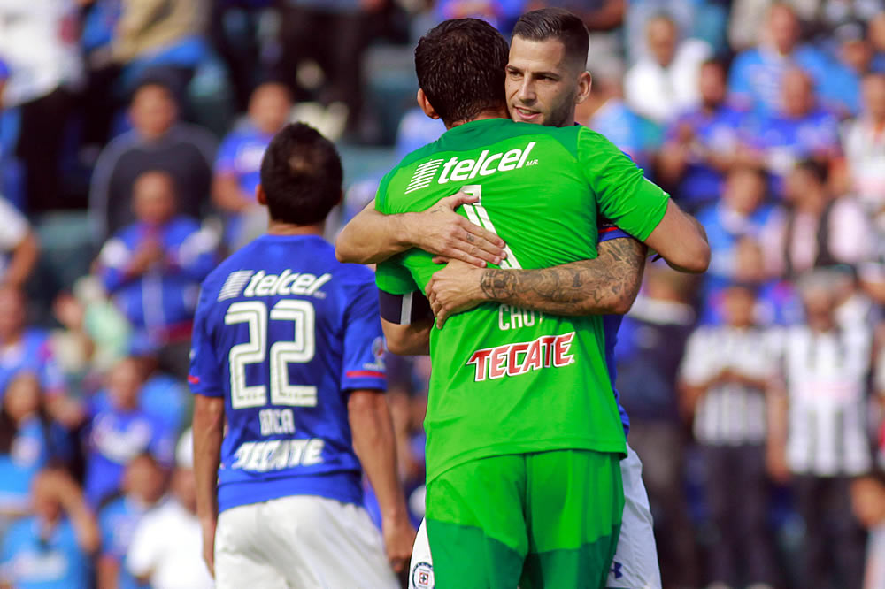 Aldrete metió golazo, Corona no dejaba pasar nada y Avilés Hurtado empató.