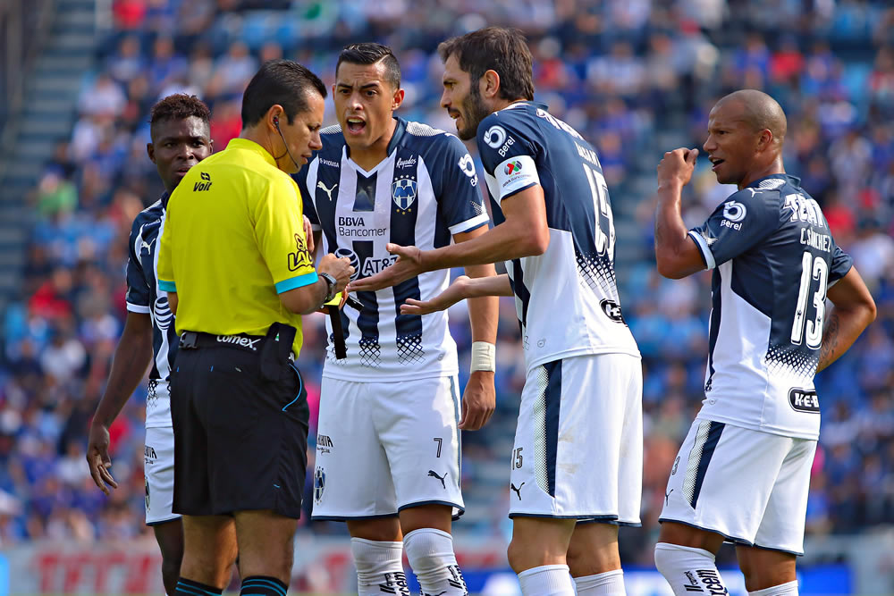 Aldrete metió golazo, Corona no dejaba pasar nada y Avilés Hurtado empató.