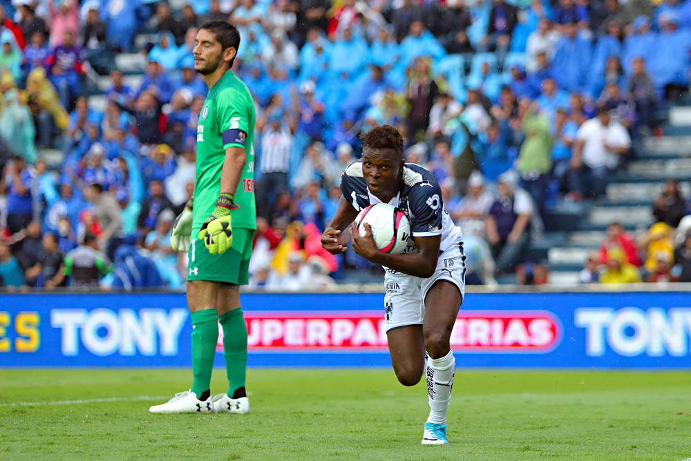 Aldrete metió golazo, Corona no dejaba pasar nada y Avilés Hurtado empató.